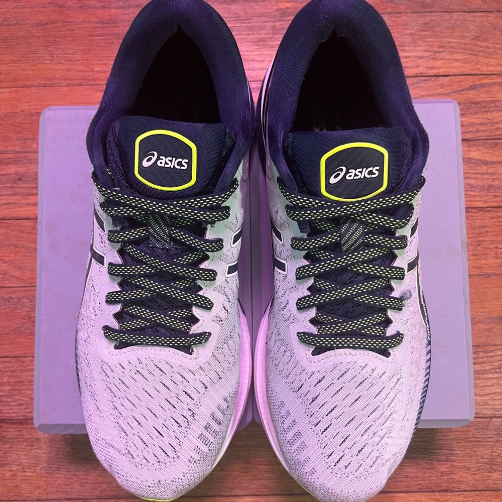 ASICS Gel Kayano 27 Gray and Black Athletic Shoes with Breathable Mesh